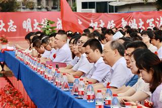 激揚(yáng)青春夢(mèng) 奮進(jìn)新征程|直擊瀘州高中高2020級(jí)學(xué)生畢業(yè)典禮現(xiàn)場(chǎng)！